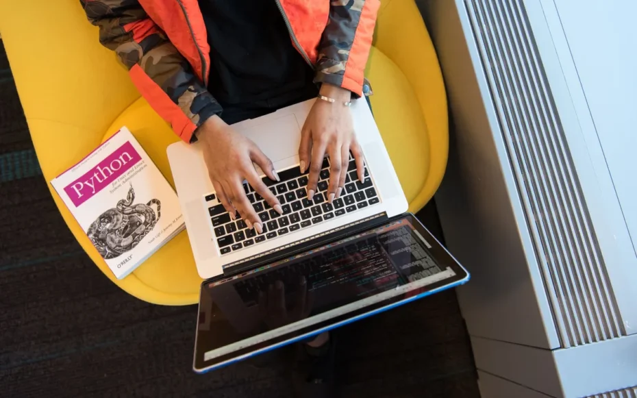 Santander 15 mil bolsas curso gratuito Python e IA